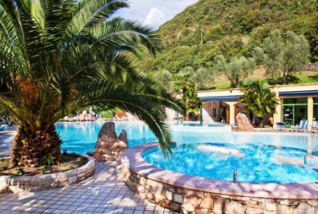 Hotel San Carlo Мальчезине Экстерьер фото