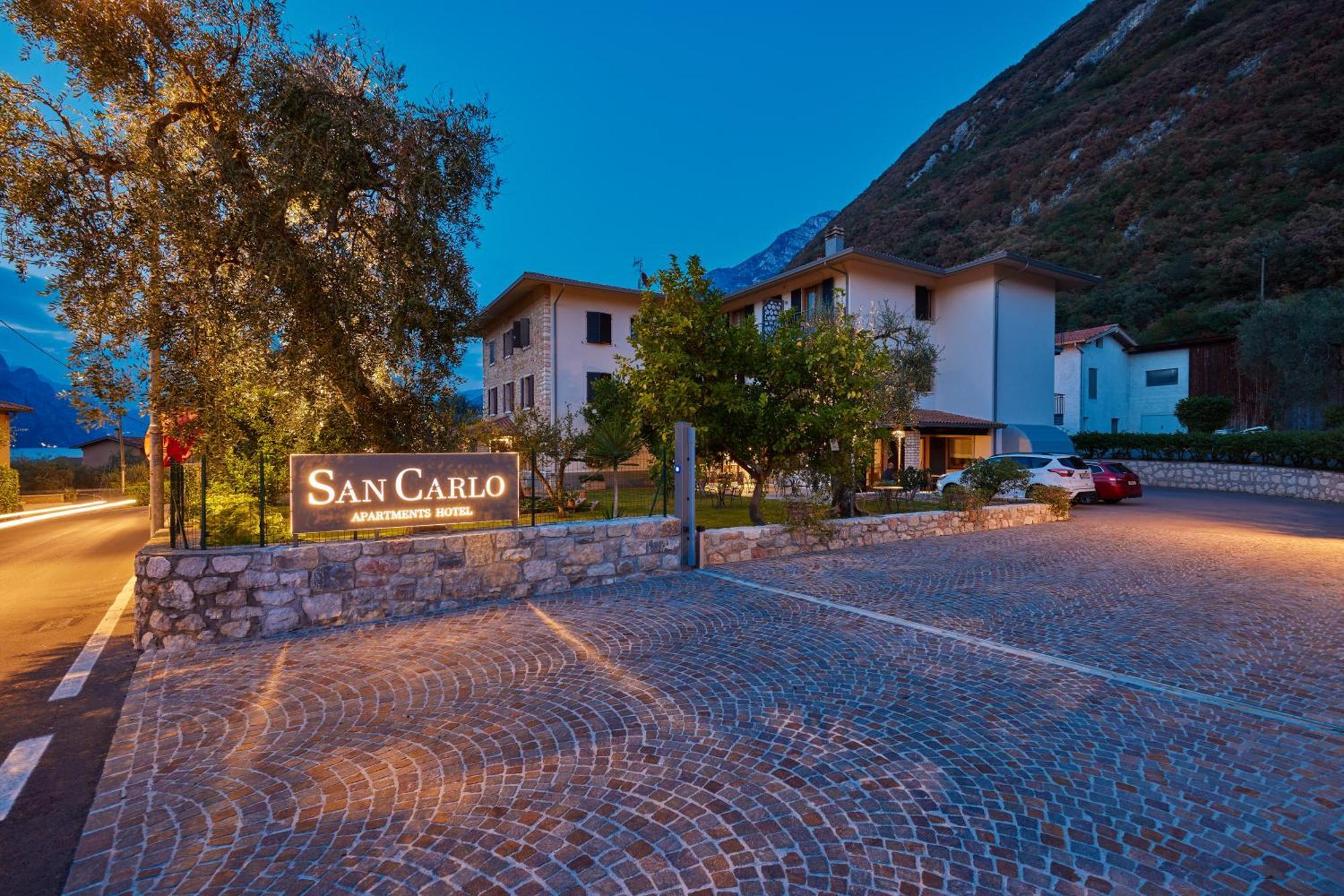 Hotel San Carlo Мальчезине Экстерьер фото